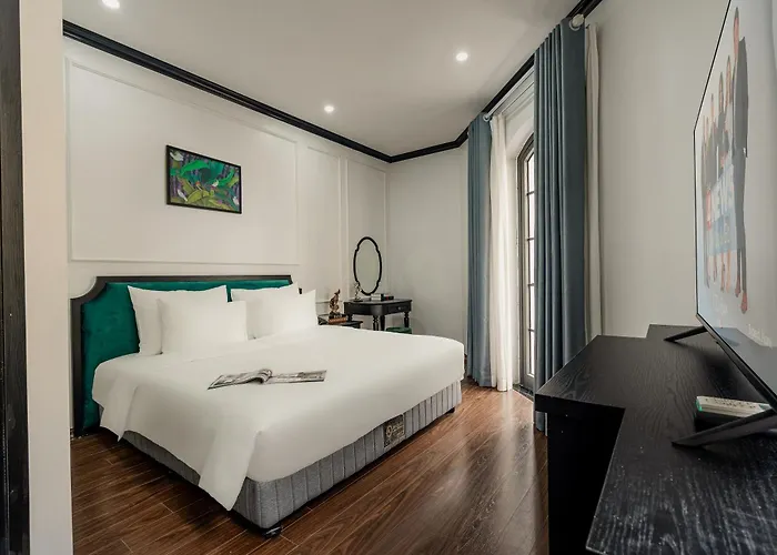 Elegant Boutique Hạ Long