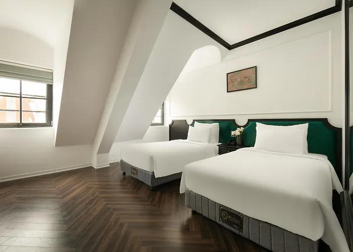Elegant Boutique 4*