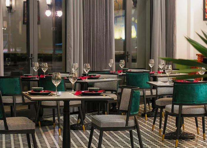 Elegant Boutique 4* Hạ Long